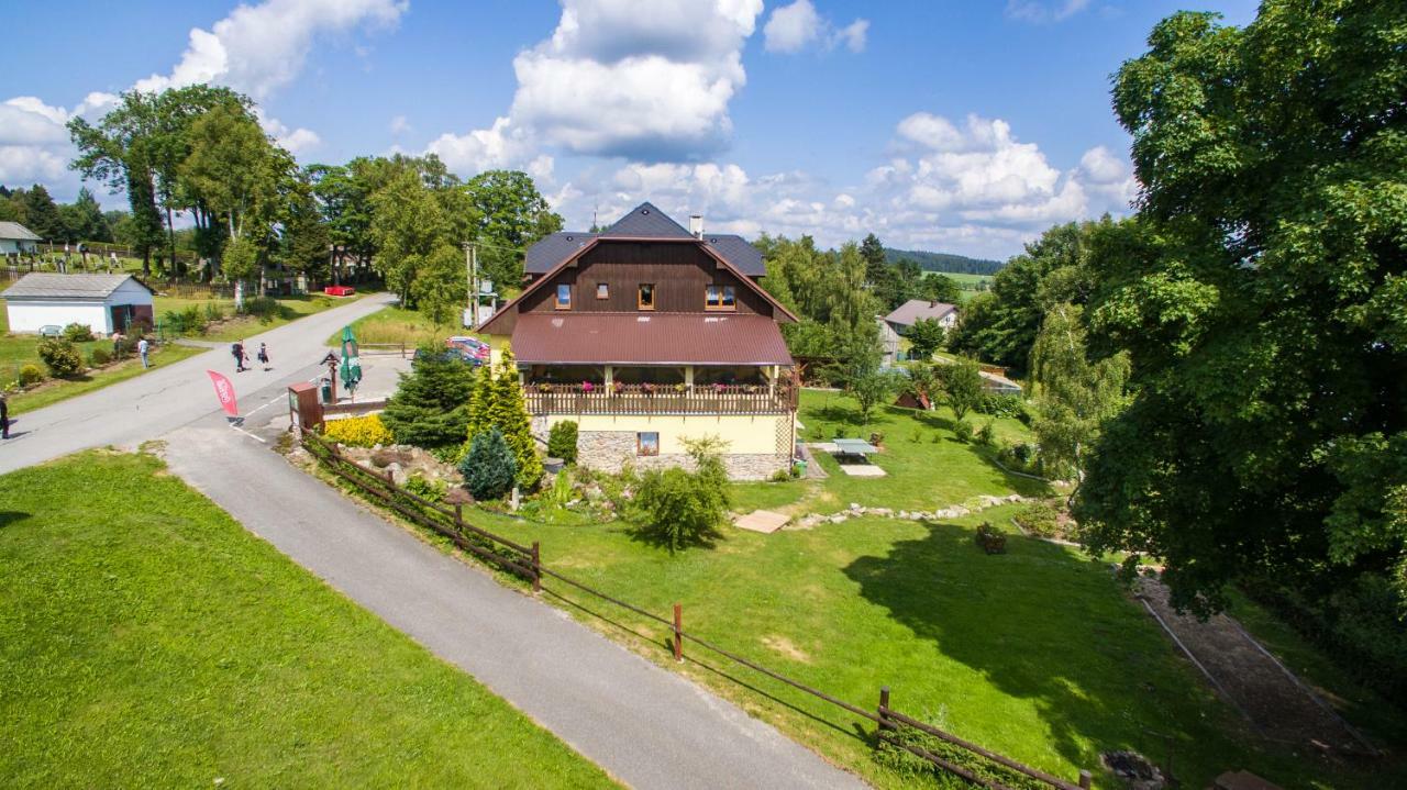 Penzion U Zpevaku Nove Hute Exterior photo